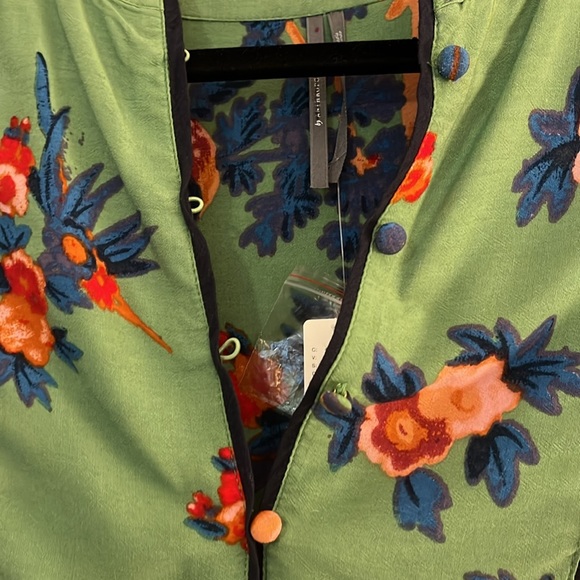 Blouse - Picture 2 of 7